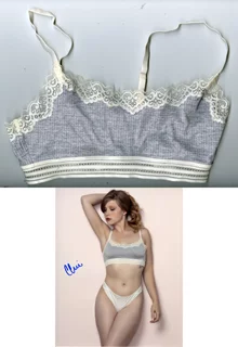 Corrine Carrie autograph