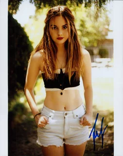 Liana Liberato autograph