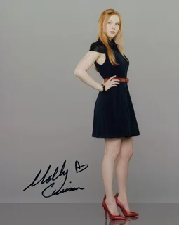 Molly Quinn autograph