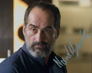 Navid Negahban autograph