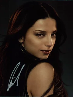 Angela Sarafyan autograph