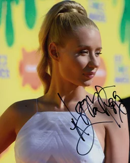 Iggy Azalea autograph