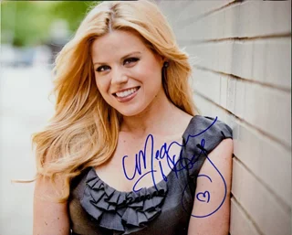Megan Hilty autograph
