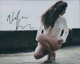 Victoria Konefal autograph