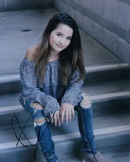 Annie LeBlanc autograph