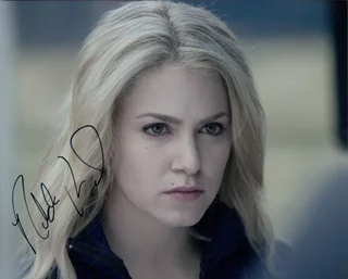 Nikki Reed autograph