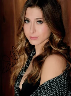 Lizzy Small autograph