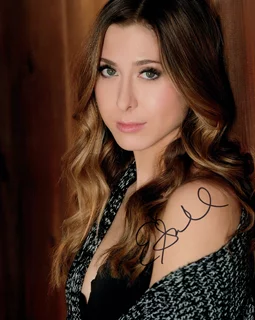 Lizzy Small autograph