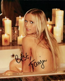 Tanja Reichert autograph