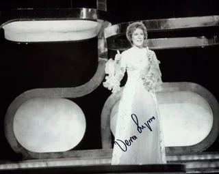 Vera Lynn autograph
