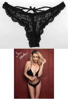 Samantha Mathias autograph