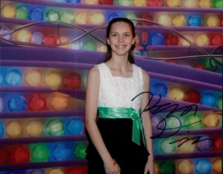 Kaitlyn Dias autograph