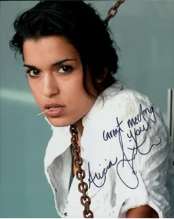 Alicia Sixtos autograph
