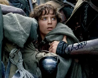Elijah Wood autograph