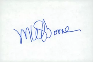 Megan Boone autograph