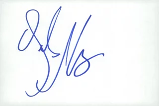 Debi Mazar autograph