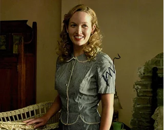 Kelley Jakle autograph