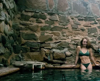 Holly Taylor autograph