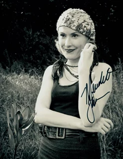 Meredith Thomas autograph
