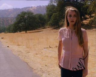 Alexa Yeames autograph