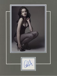 Anne Hathaway autograph