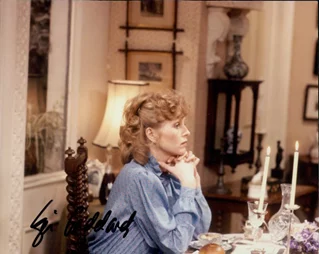 Liza Goddard autograph