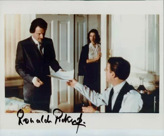 Ronald Pickup autograph