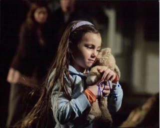 Rhiannon Leigh Wryn autograph