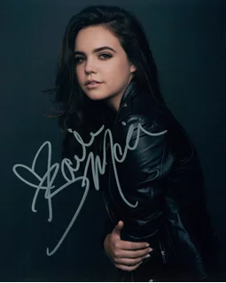 Bailee Madison autograph