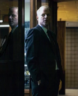 Noah Emmerich autograph