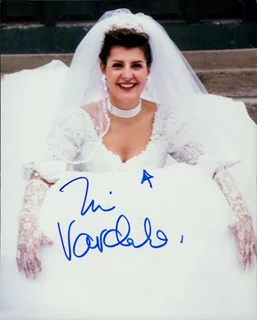 Nia Vardalos autograph
