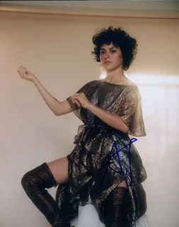 Alia Shawkat autograph