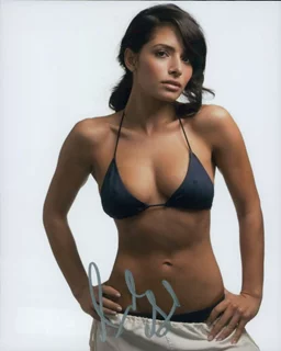 Sarah Shahi autograph