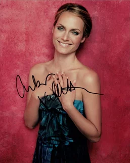 Amber Valletta autograph
