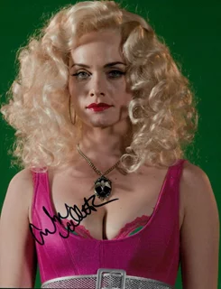 Amber Valletta autograph