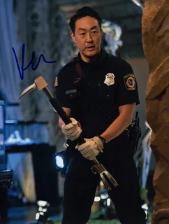 Kenneth  Choi autograph