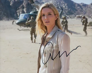 Annabelle Wallis autograph