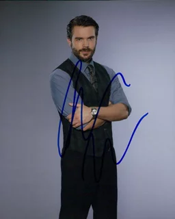 Charlie Weber autograph