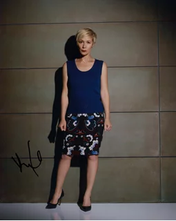 Liza Weil autograph