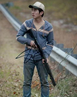 Steven Yeun autograph