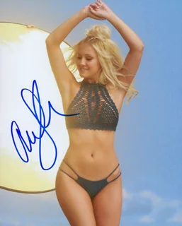 Ava Sambora autograph