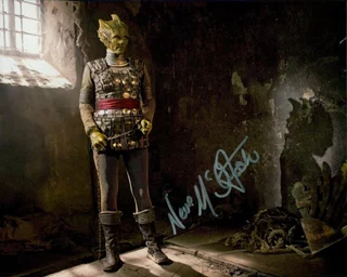 Neve McIntosh autograph