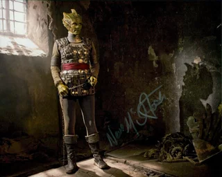 Neve McIntosh autograph