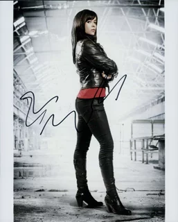 Eve Myles autograph