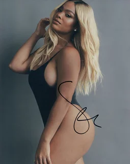 Mehgan James autograph
