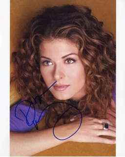 Debra Messing autograph