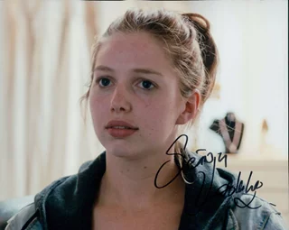 Seana Kerslake autograph