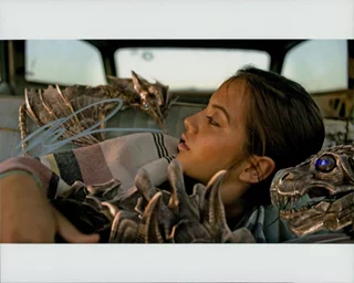 Isabela Moner autograph