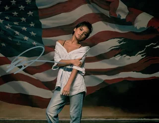 Isabela Moner autograph