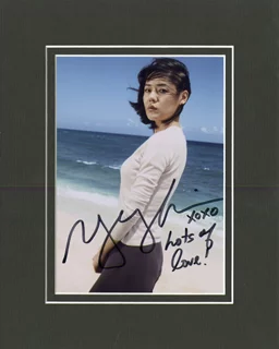 Yunjin Kim autograph